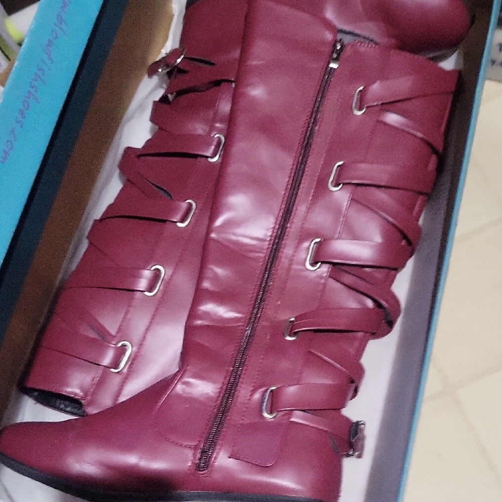 Gorgeous 17" Tie up Back zipperes Dressy Boots ( wore once) - Picture 4 of 5